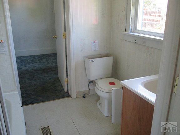 5th image of 303 N Portland Ave