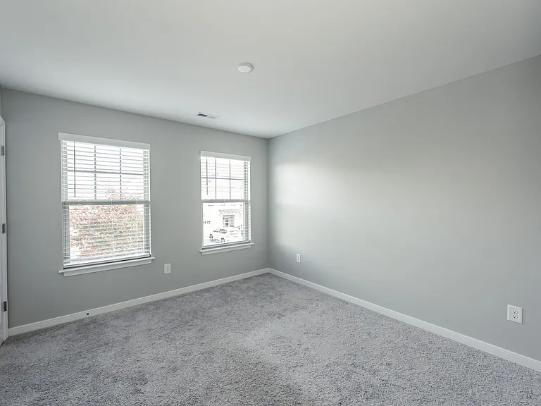 8023 Ellendale Dr — Photo 20