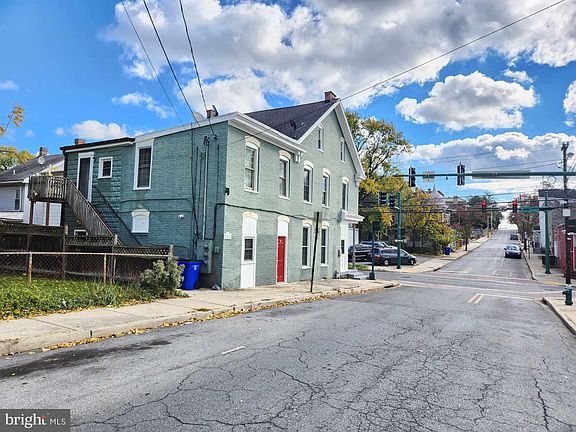 5th image of 102 W North Ave
