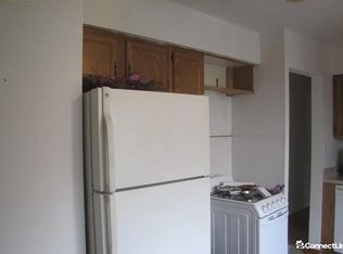 34579 John St, Wayne, MI