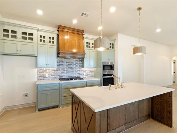 9026 Avington Way, Guthrie, OK 73044
