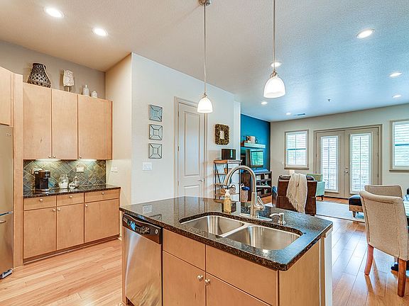 5th image of 1207 Beaconsfield Ln APT 404