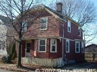 7 6th St, East Providence, RI 02914