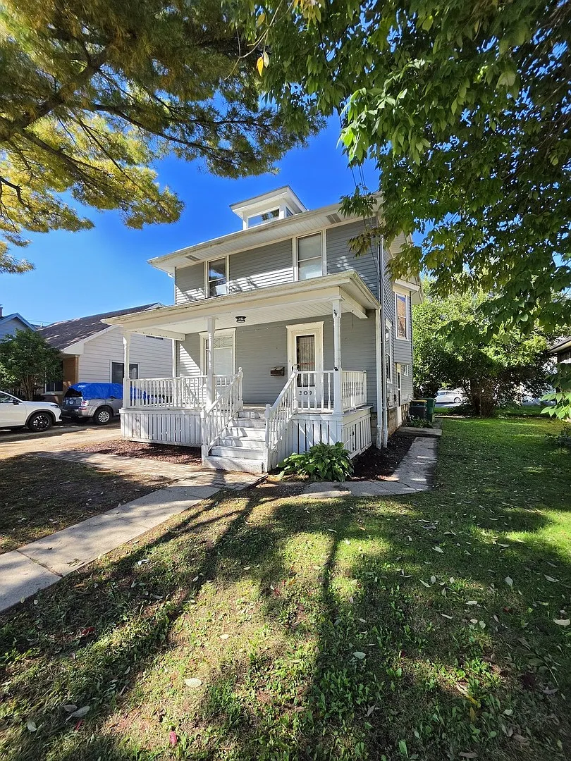 3 bed, 1759 sqft, $2,500 — Photo 2