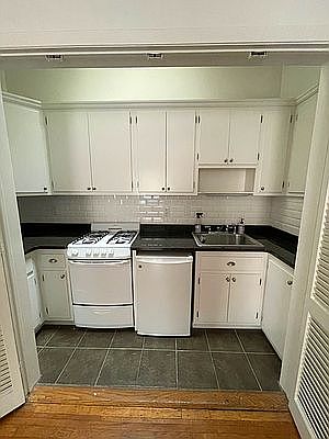 3rd image of 7 E 88th St APT 5A