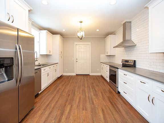 4th image of 601 Carlton Ave #A