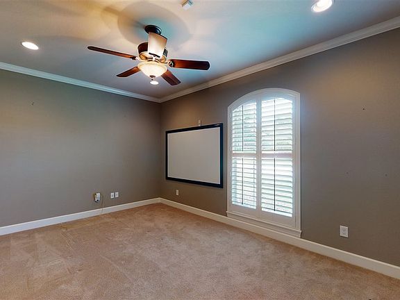 4th image of 4003 Airline Dr
