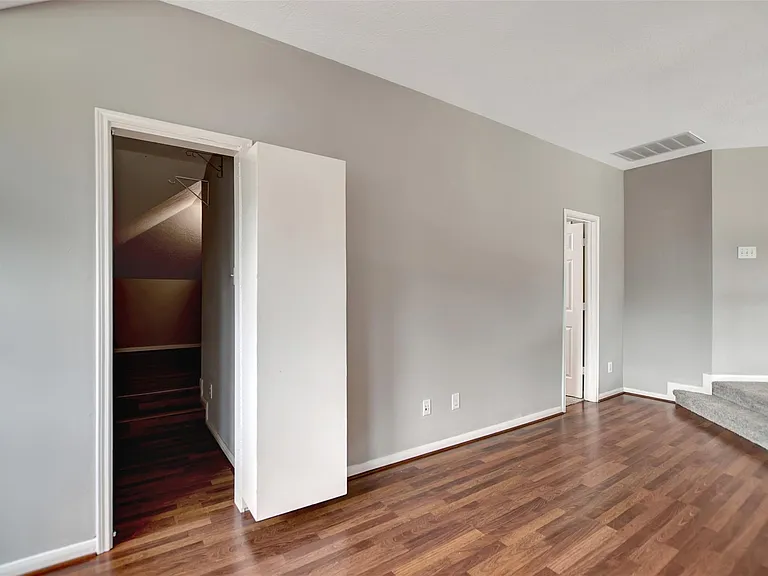 1709 Orlando St — Photo 32