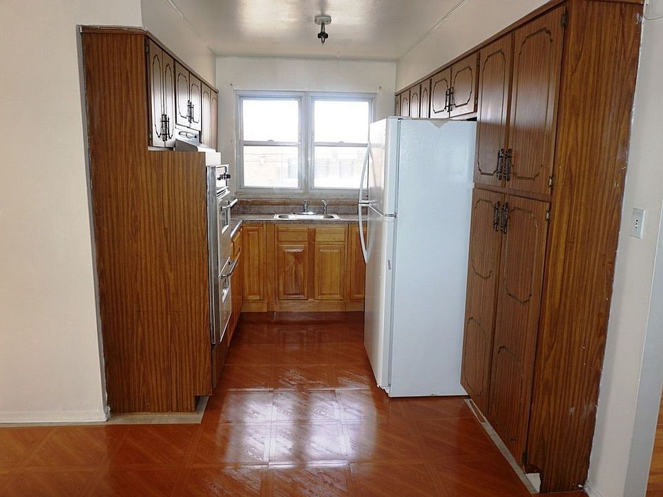 1st image of 704 E 86th St #2