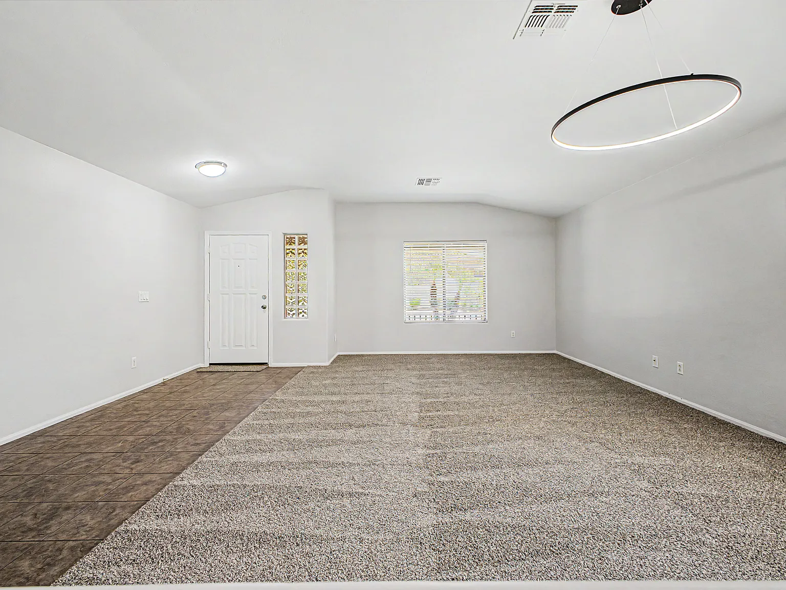 3 bed, 2146 sqft, $2,250 — Photo 3