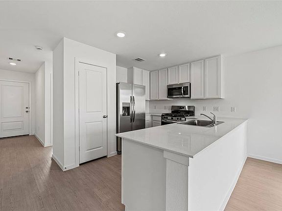 5th image of 26710 Sea Holly Cir