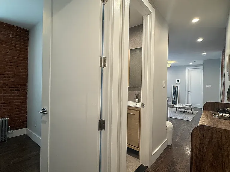 934 Myrtle Ave #10 — Photo 8