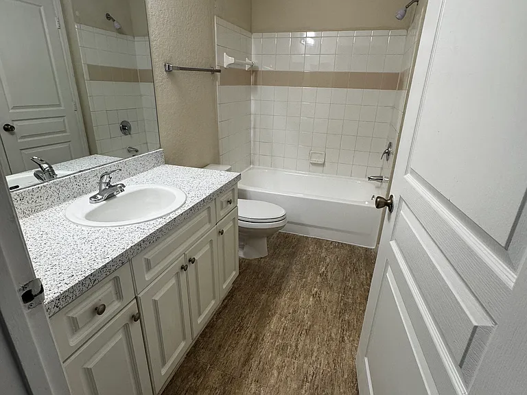 17110 Carrington Park Dr #825 — Photo 4