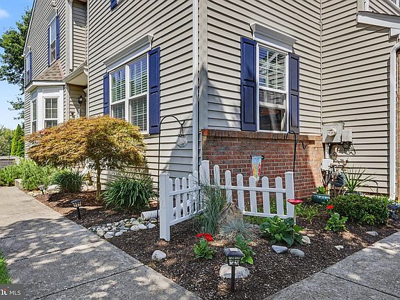 3rd image of 138 Jordan Ct