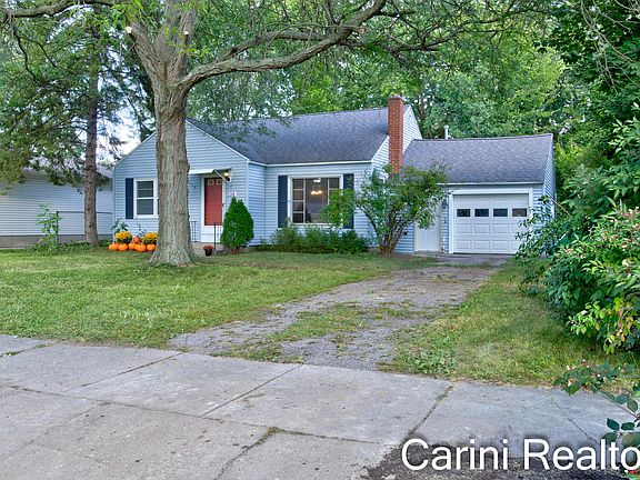 3rd image of 534 Ferndale Ave NW