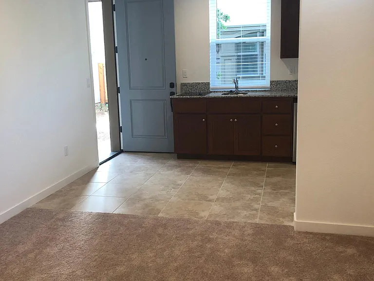 210 Ashton Way #A — Photo 2