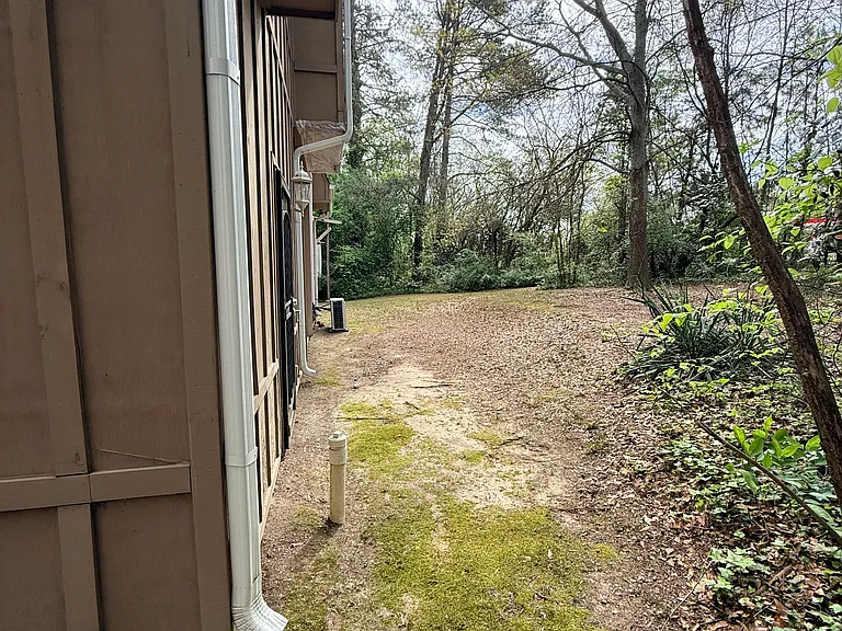 4036 Ben Hill Rd — Photo 18