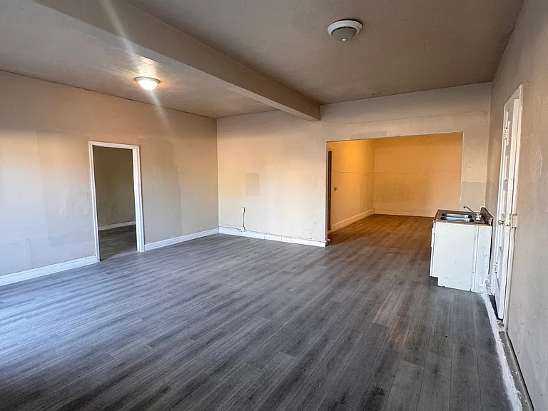 527 N Fresno St #105 — Photo 9