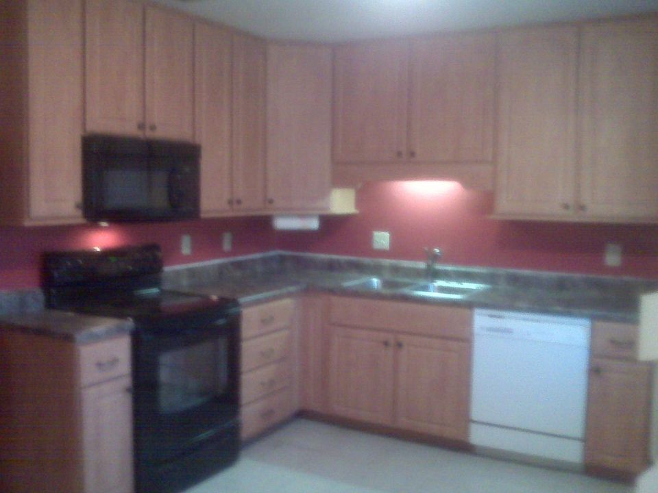 1st image of 412 Westminster Dr