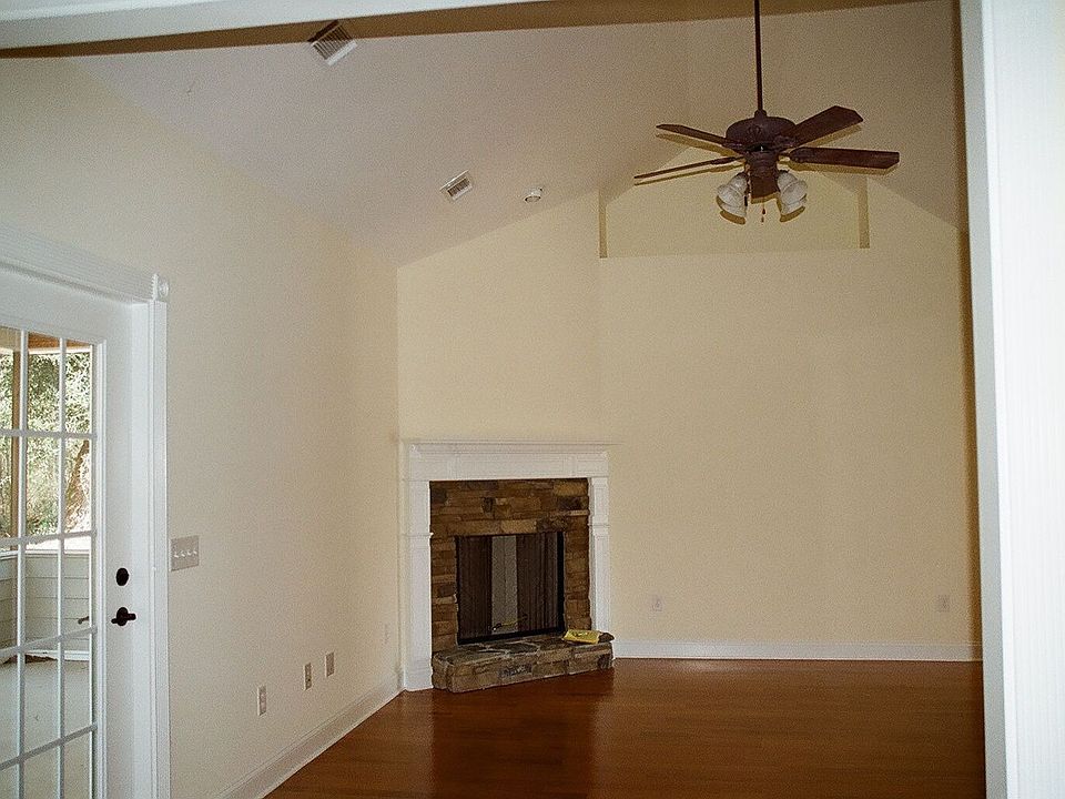 2nd image of 125 Cobbleton Dr
