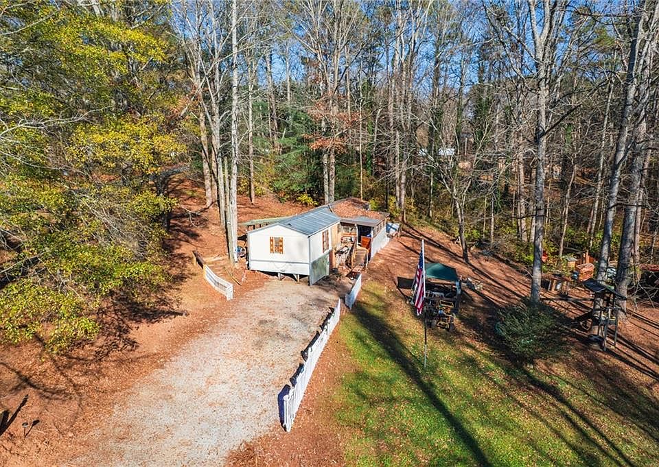 1st image of 11 Beechwood Ln