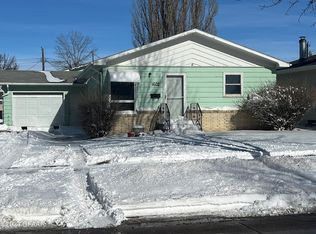 1602 10th Ave N, Grand Forks, ND 58203
