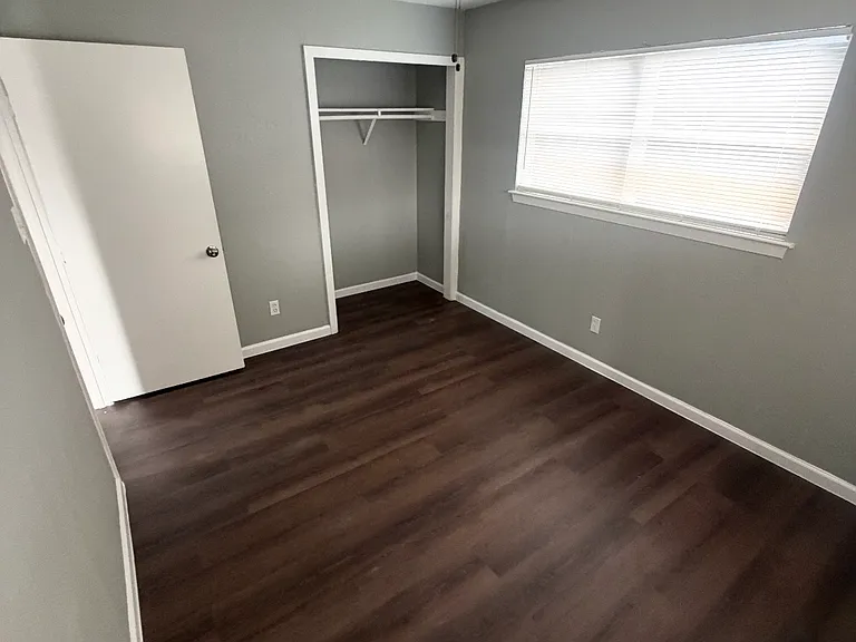 2711 Mulberry Ln — Photo 4