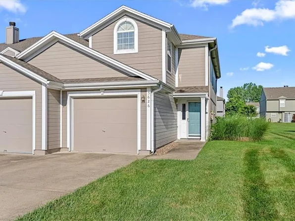 5626 NW Moonlight Meadow Ct, Lees Summit, MO 64064