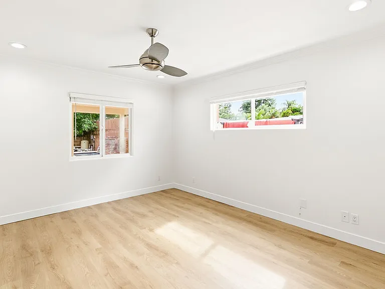 23114 Mariano St — Photo 25
