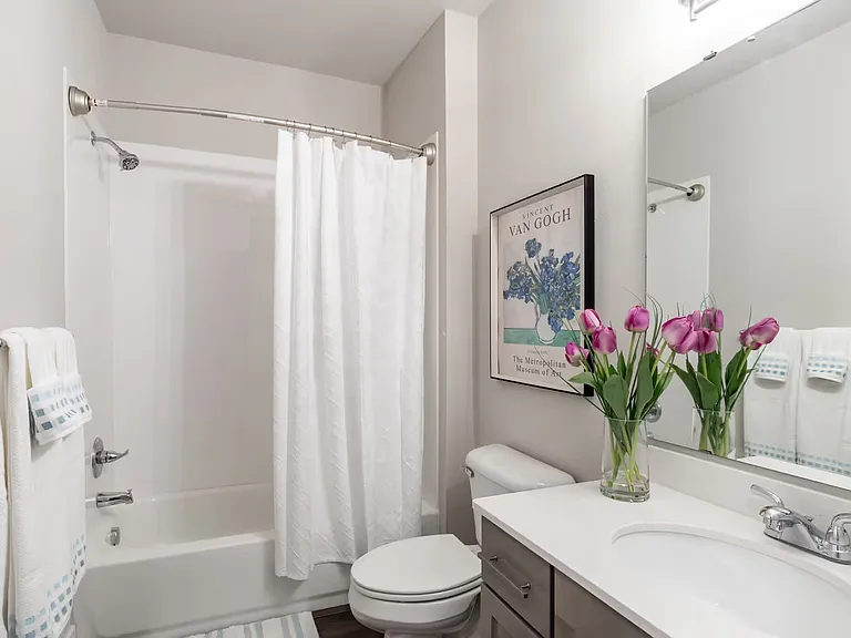 Barrington Square Luxury Apartments — Photo 29