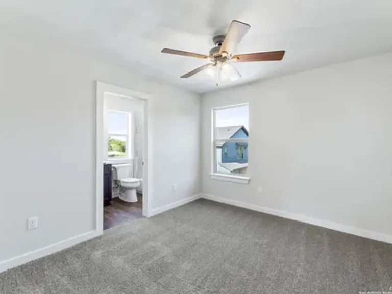 810 S Walters St #102 — Photo 11