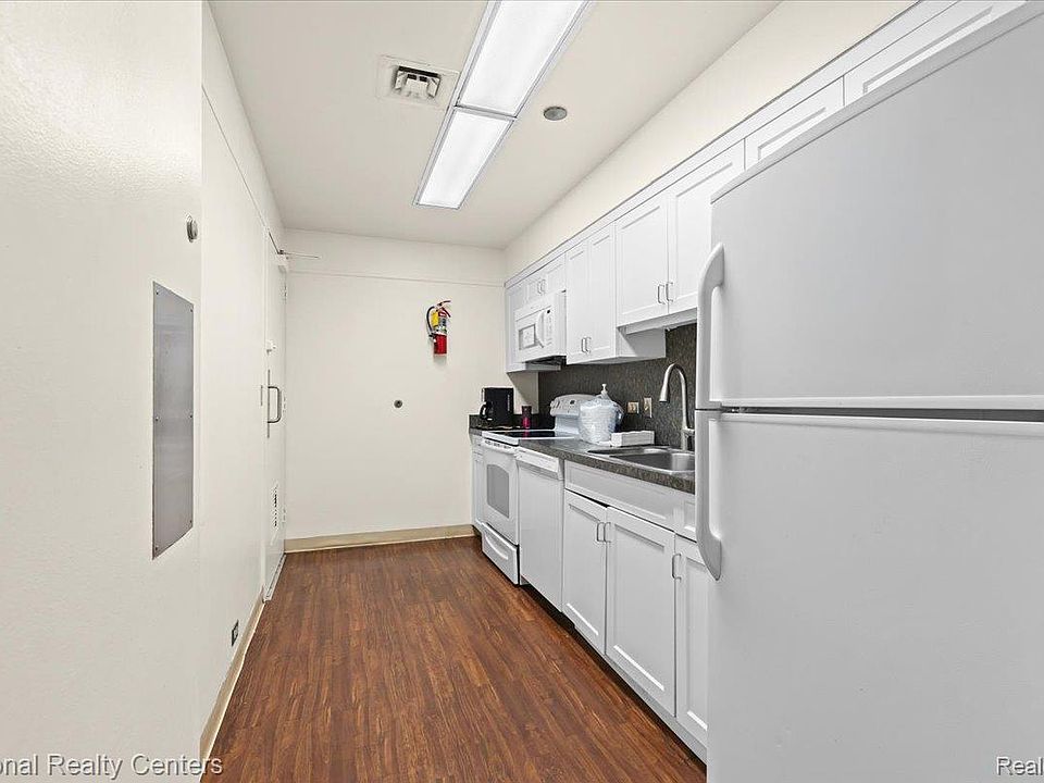 5000 Town Ctr Suite 408, photo 20