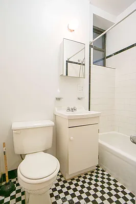 Rented by City Connections Realty | media 27