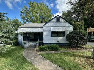 713 E Main St, Bedford, VA 24523