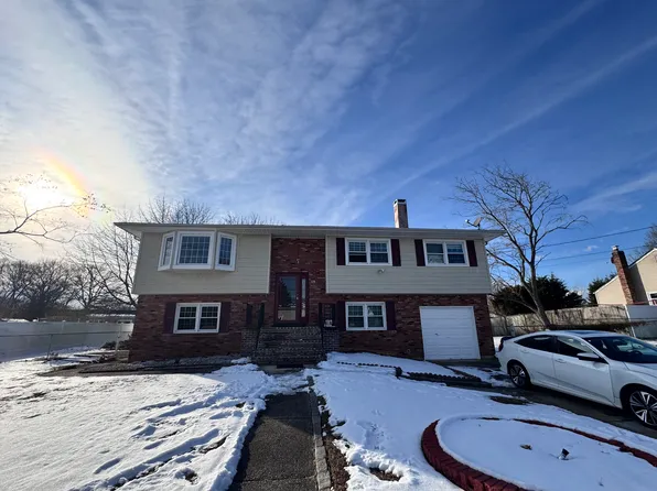 528 Jayne Blvd #1F, Pt Jefferson Station, NY 11776