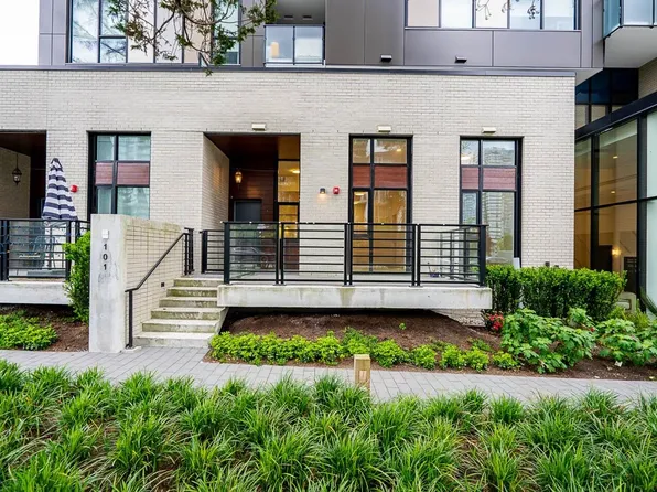 10333 133rd St #101, Surrey, BC V3T 3Y9
