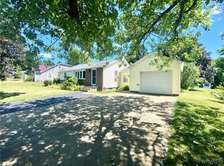 3693 Eckhardt Rd, Hamburg, NY 14075