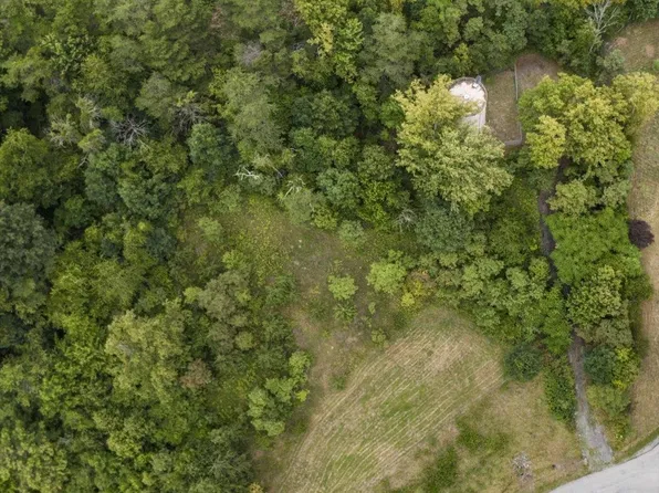 4468 Toddsbury Dr, Vinton, VA 24179