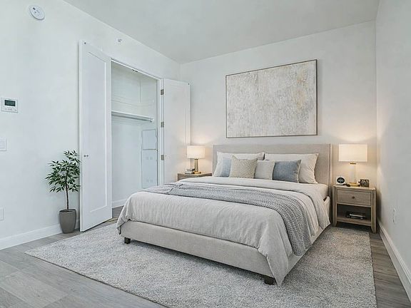 3rd image of 160 Clarkson Ave APT 1L