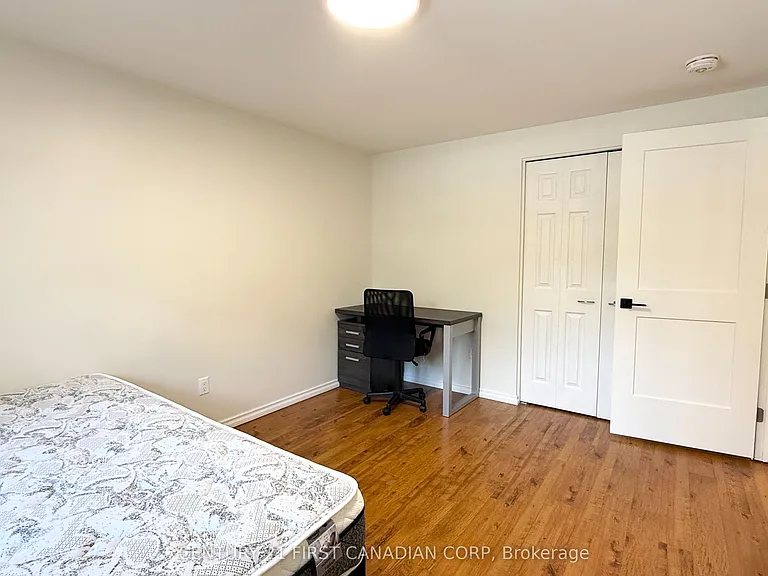 453 Castlegrove Blvd #UPPER — Photo 20