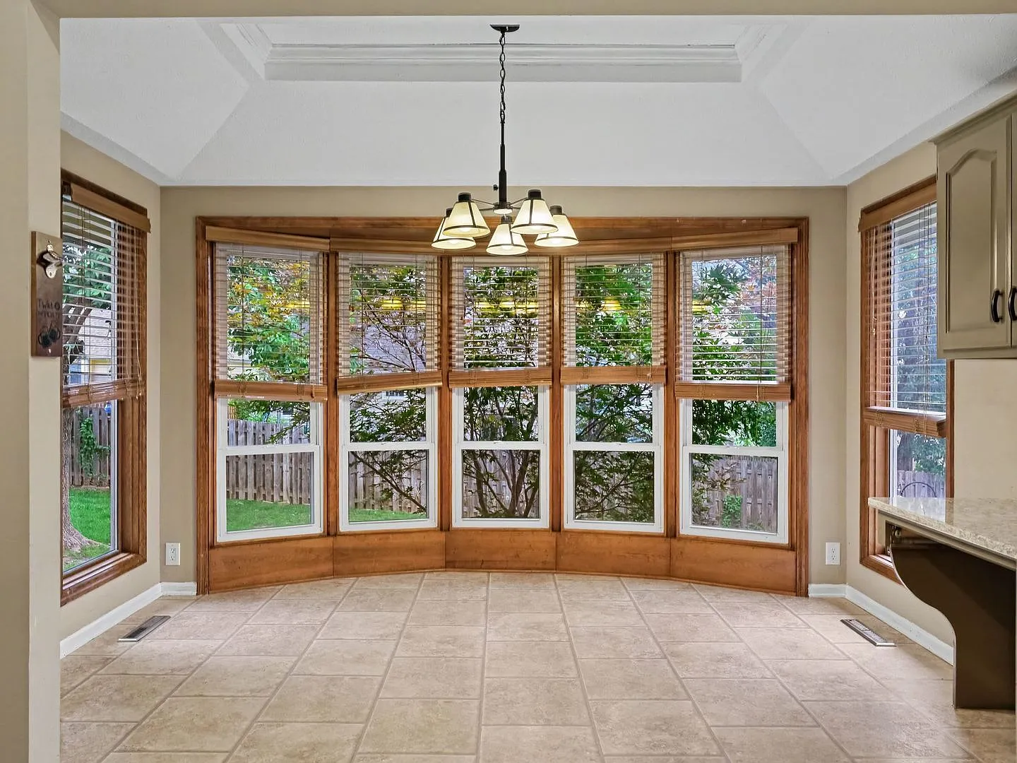 Beautiful Pepperwood Home Ready Immediately — Photo 4
