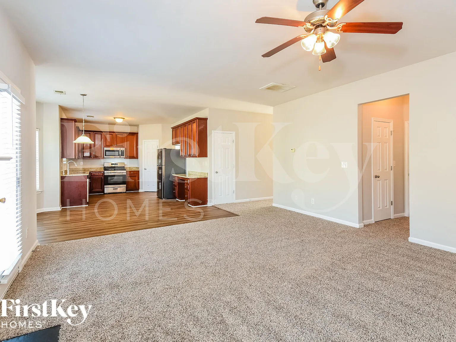 4 bed, 3.0 bath, 2860 sqft, $3,040 — Photo 4