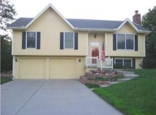 8512 N Wayland Ave, Kansas City, MO 64153