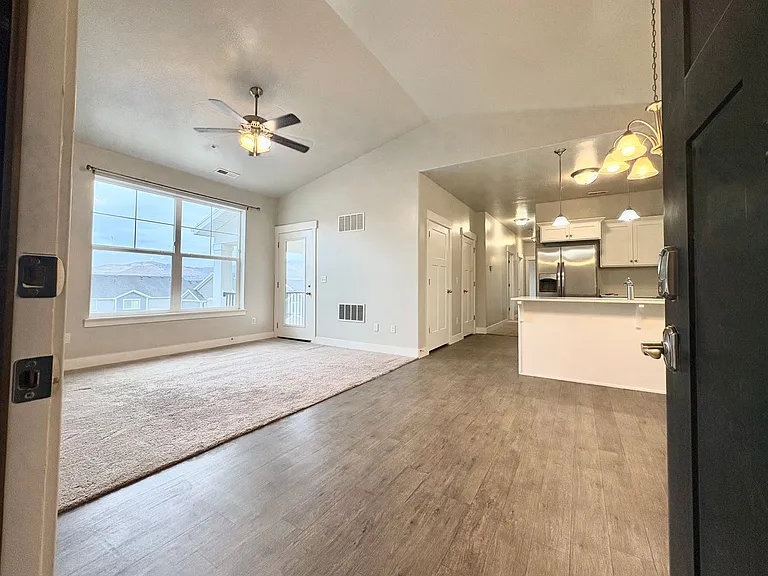 4216 W 1530 N #BB304 — Photo 4