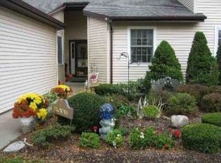 4 Dorlon Dr, Queensbury, NY 12804