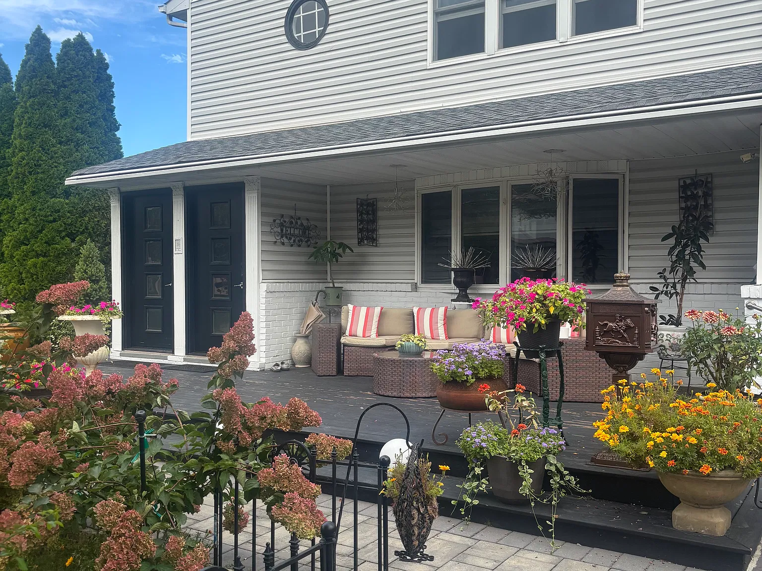 3 bed, 2408 sqft, $3,500 — Photo 1