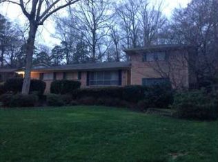 211 Hillcrest Dr, Calhoun, GA 30701