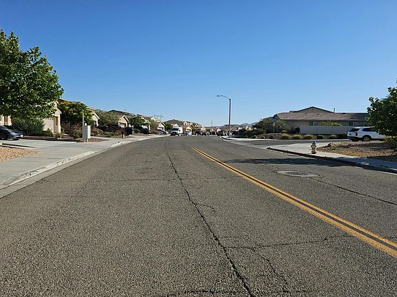 5th image of 16648 Ukiah St