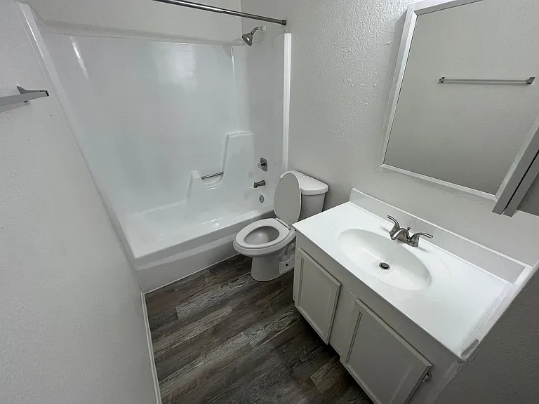 10219 N 12th Ave — Photo 5