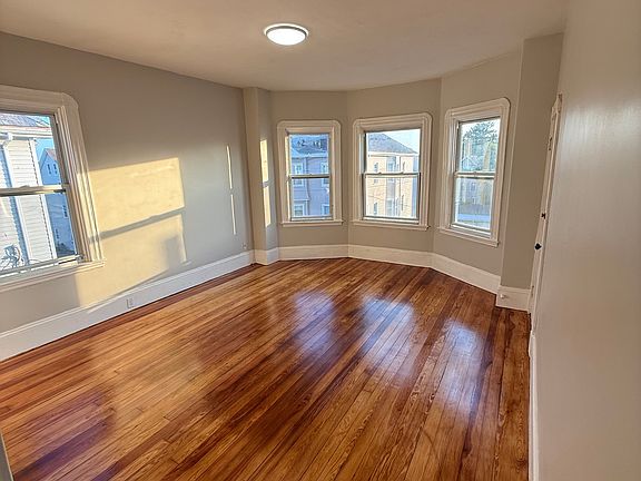 3rd image of 12 Glover St #3